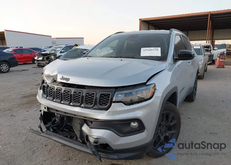 2025 Jeep Compass Latitude 4X4 from USA, damaged, VIN 3C4NJDBNXST561671